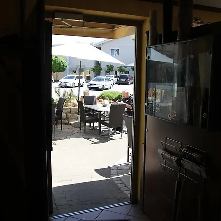 Cafe Galerie Bed & Breakfast 3*